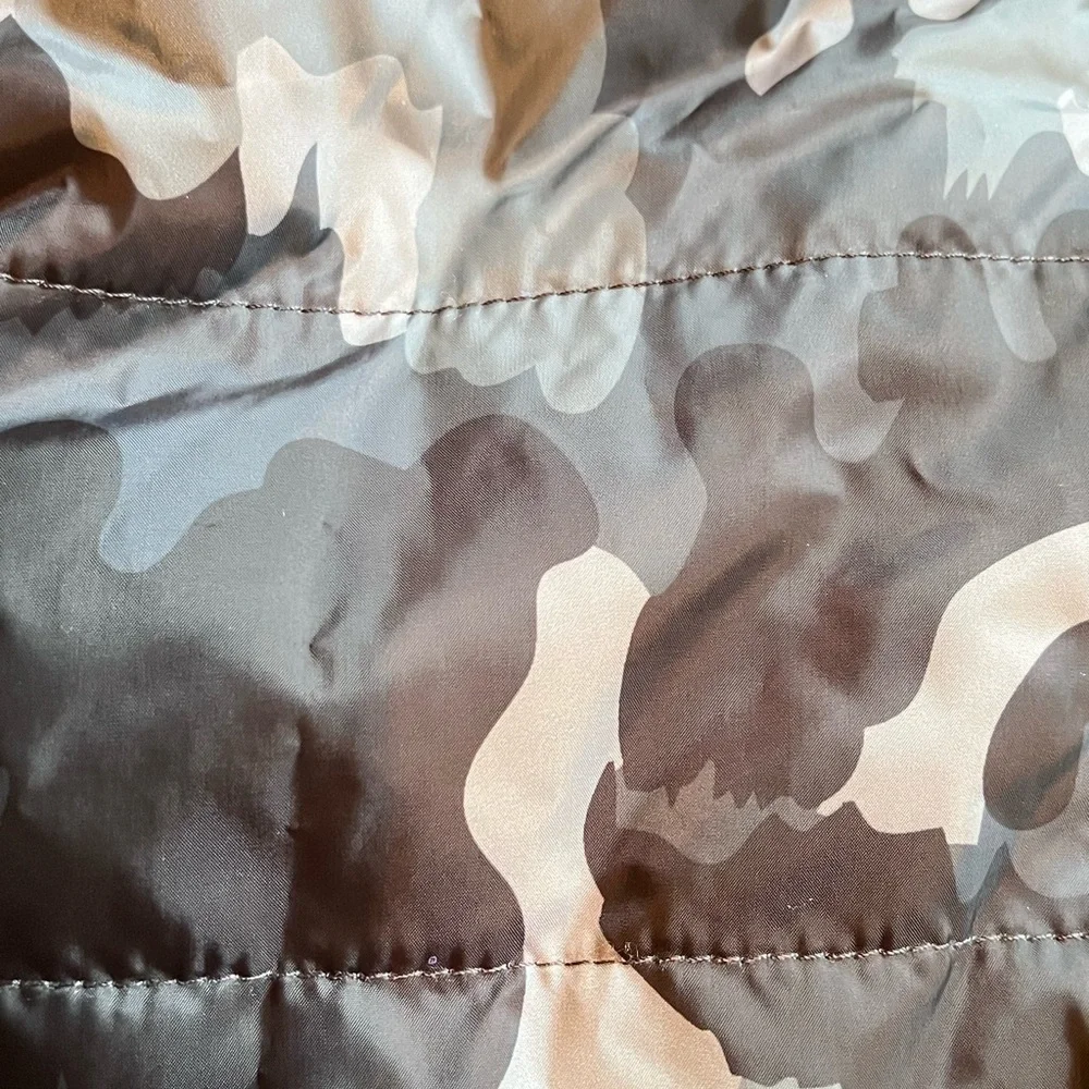 Hurley Kids Camouflage Vest with Bright Green Zipper Closure Boys Size 3T